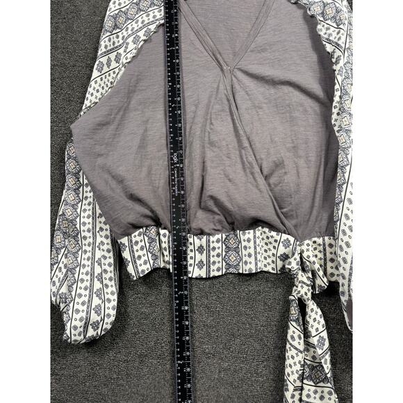 Umgee Charcoal Surplice Printed Tie Waist Shirt Blouse Womens Size 1XL *READ - Picture 8 of 9